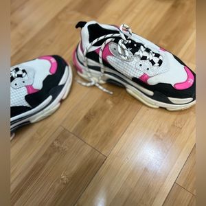 Balenciaga shoe